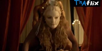 Viva Bianca Lesbian,  Butt Scene  in Viva Bianca, Erin Cummings, Anna Hutchison, Jenna Lind - Spartacus Sex Scenes