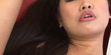 WEAREHAIRY - Amy strips in the living room