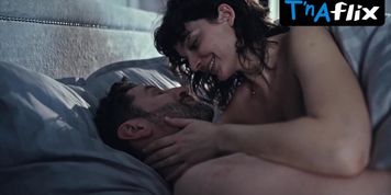 Maria Debska Breasts Scene  in When'S The Wedding?