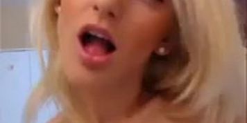 Closeup webcam pussy teasing by sexy blonde slut