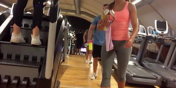 Super firm big buttocks in tights