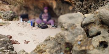 CUTE DIRTY BBW MILF GETS HERSELF OFF ON THE BEACH