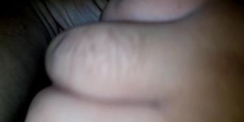 Pendeja gordita de 20 a&ntilde;os arrecha se come una verga de 20 cm...