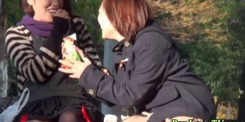 Japanese ho publicly pees