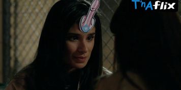 Diane Guerrero Lesbian Scene  in Orange Is The New Black
