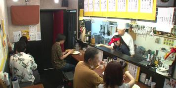 A fair-skinned clerk at a curry shop, a part-time job girl who feels while serving customers while turning her face red