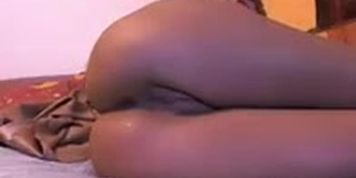 Blonde Girl Gets Oiled Up Live