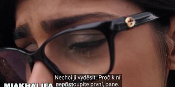 MIA KHALIFA - Mezirasov&iuml;&iquest;&frac12; sex se smutnou arabskou d&iuml;&iquest;&frac12;vkou a dob?e vybaven&iuml;&iquest;&frac12;mi afroamerick&iuml;&iquest;&frac12;mi chlapy (Charlie Mac, Julianna Vega, Rico Strong, Sean Lawless, Violet Myers)