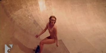 Naked girls on skates