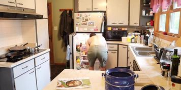 NakedChef: Tuscan Beef Stuffed Peppers (Onlyfans Preview) (Naked Cooking)