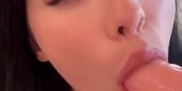 IThot Dildo BJ Orgasm