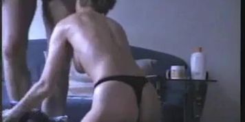 Amateur Wife Knows How To Wank Hubby !