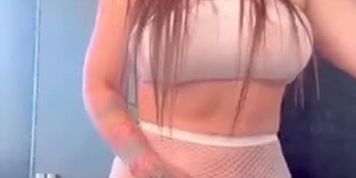 Yiny Leon enough dildo (yinyleon)