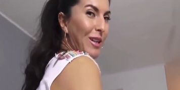 Horny MILF Assjob