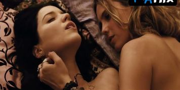 Livia De Bueno Breasts,  Bikini Scene  in Paraisos Artificiais