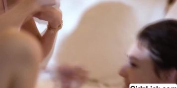 Blonde milf Pristine Edge pussy tribbing with teen stepdaughter (Liz Jordan)