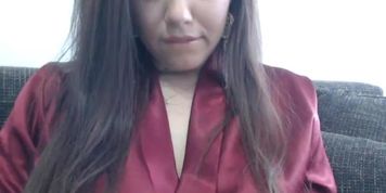Beautiful Latina enjoys Ohmibod