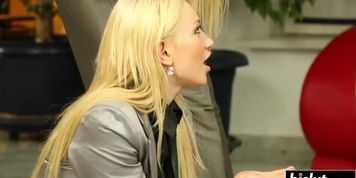 Horny babes enjoy a guy's rough pecker