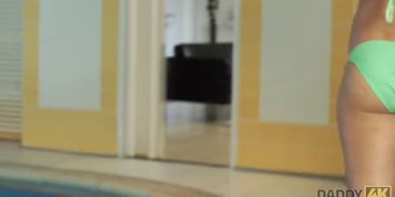 DADDY4K. Sch&ouml;ne Dame hat hei&szlig;en Sex mit alten Mann auf