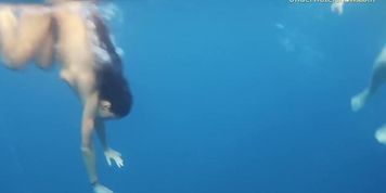2 Hot Girls naked in the sea swimming