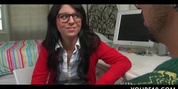 School hoe in glasses gives hell of a blowjob