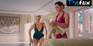 Tatyana Kolganova Bikini Scene  in Krugi Na Vode
