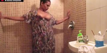 Indian Amateur Babes Lily Masturbation Sex In Shower (Zena Little)