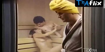 Pamela Prati Breasts Scene  in Tutti In Palestra