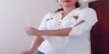 Sri Lankan Tik Tok girl - perfect body with huge melons