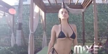 Big Booty White Goddess at the Beach