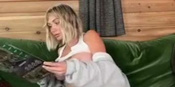 Sara Jean Underwood - Dungeon & Dragons Pussy Rub (Little Hellcat, Sara Coul)