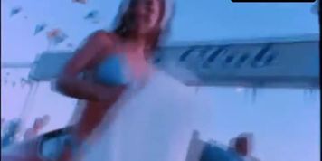 Eliza Dushku Bikini Scene  in Bring It On