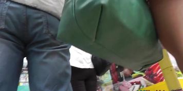 Voyeur upskirt cam captured beauties of a plump gal