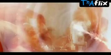 Menh-Wai Trinh Underwear Scene  in Rojo Sangre