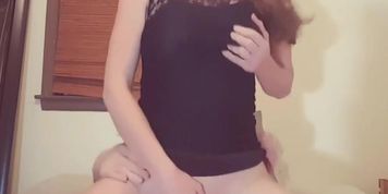 Hot Chick Rides Boyfriend And Cums