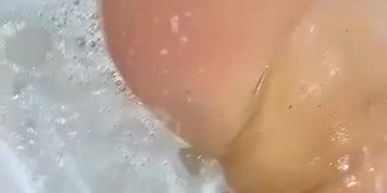 Eliza Rose Watson Nude Bath OnlyFans Video Leaked