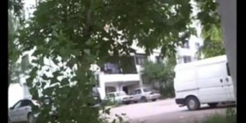 italian milf camgirl masturbate in the street