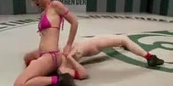 Fighting wrestling girls 2