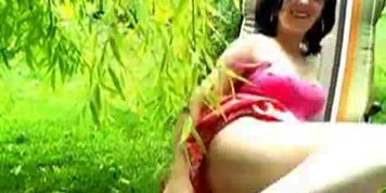 Cam No Sound: French Lucile Squirts in garden