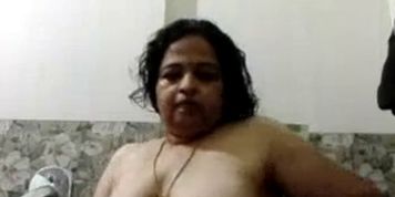 Bathing Mallu Aunty