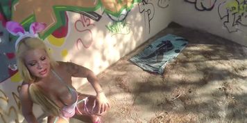 Blonde Busty Milf Gets Screw On Open Aire