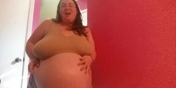 SSBBW Giant Preggo Belly