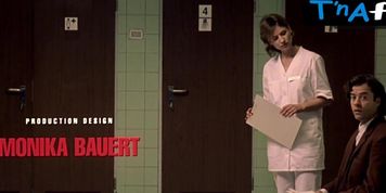 Jenny Elvers Sexy Scene  in Knockin' On Heaven'S Door
