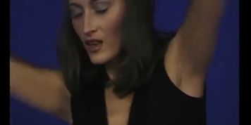 She's got the moves - Julia Reaves