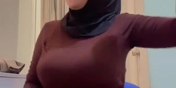 Tante Jilbab Live Bar Bar