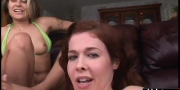 _sweet+chicks+play+with+their+sex+toys_+720p