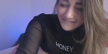 Horny Girl Pleasure Herself And Squirt