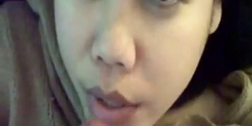 Asian teen with nice lips sucks him - video 1