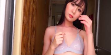 Miru Sakamichi en sexy lenceria gris HD