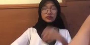 Adek Sange Colmek Sampai Muncrat